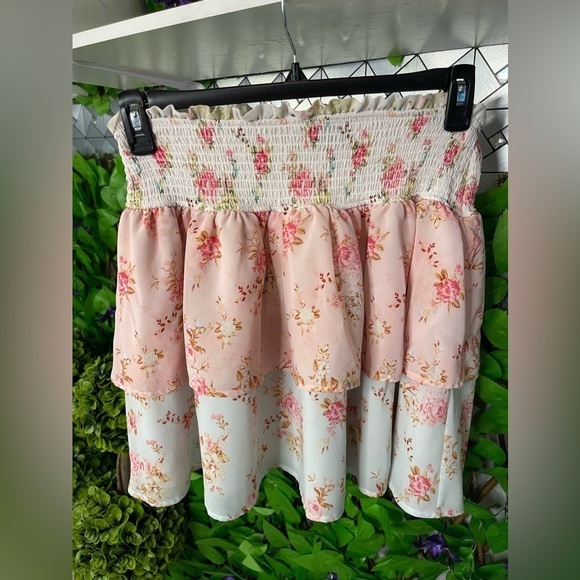 Cute Pink Tiered Ruffle Stretch Wide Waist XL Skirt Giving Strawberry Shortcake - Picture 2 of 12